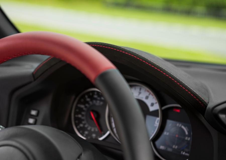 Панель приборов Toyota GT 86 TRD Special Edition 2018 года  (NA) (фото 24 из 40)